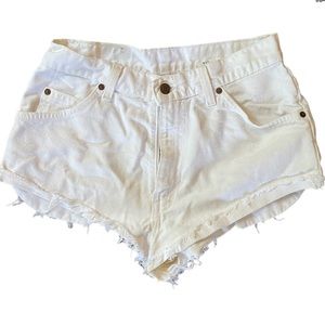 Levi’s white jean shorts